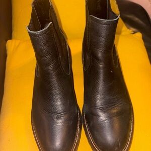 Caslon Chelsea Black Leather women’s  Boots